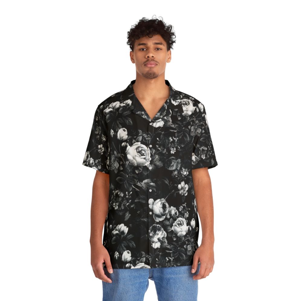 Black and white floral pattern Hawaiian-style shirt - People Front