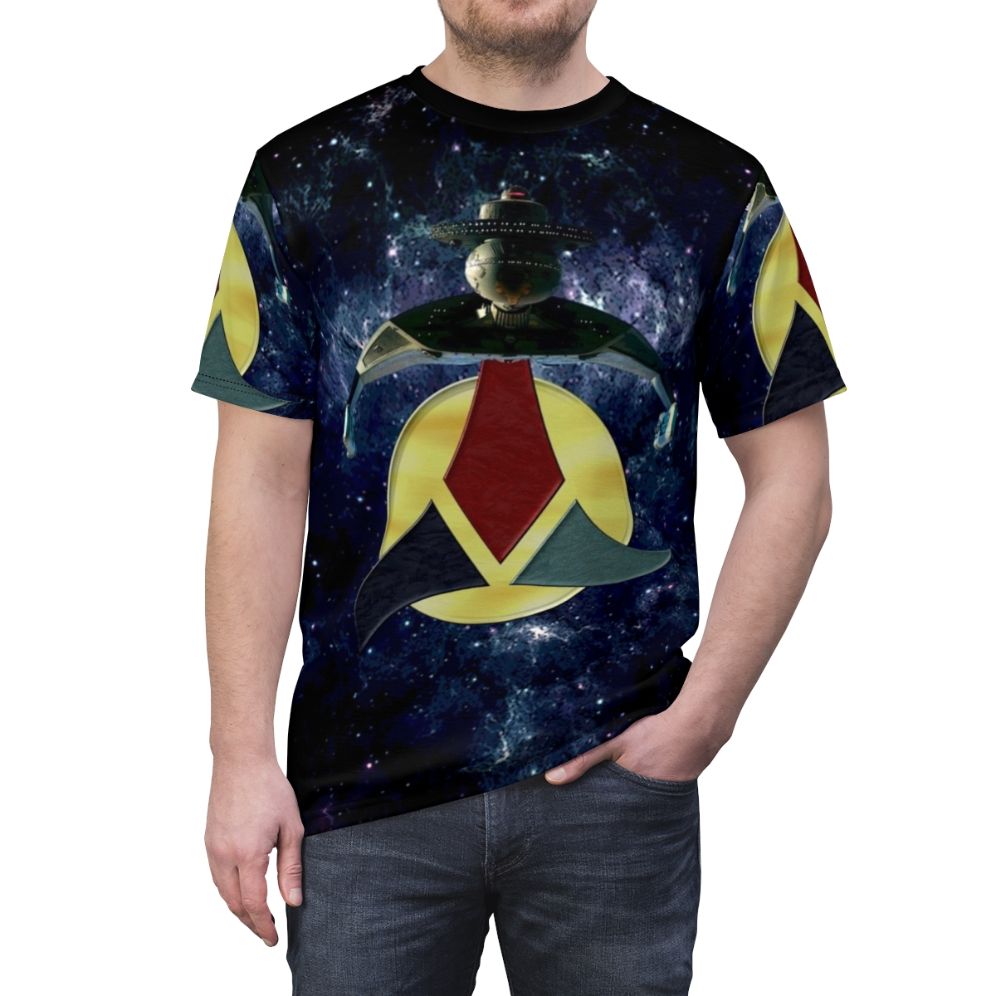 Klingon-inspired t-shirt with a heart of virtue design in a retro sci-fi style - men front