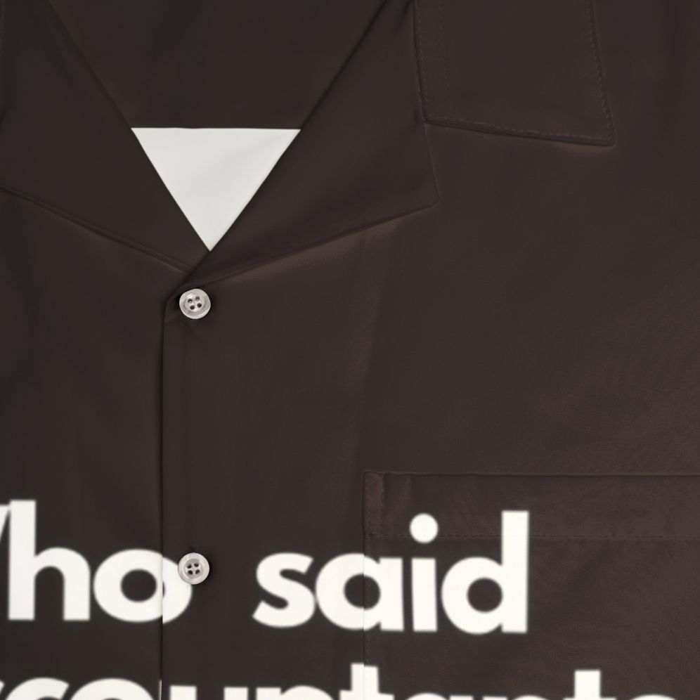 Hawaiian-style shirt with "Who Said Accountants Were Boring" print - Detail