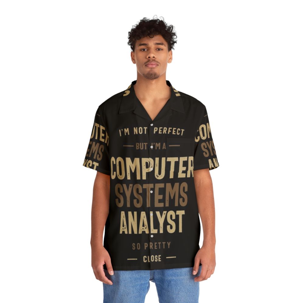 Computer systems analyst wearing a colorful Hawaiian shirt - People Front