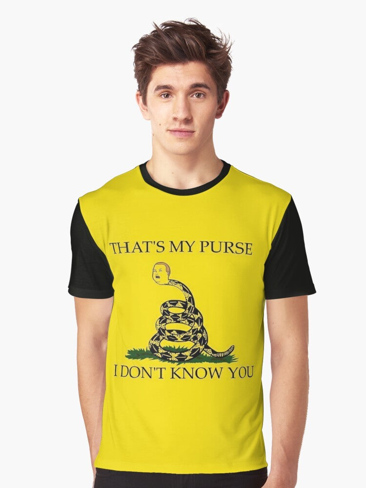 Man yelling "That's my purse! I don't know you!" graphic t-shirt design - Men