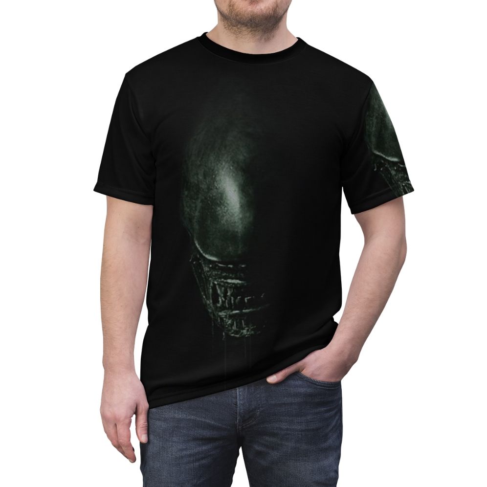 Minimalist t-shirt design featuring an alien inspired graphic - men front