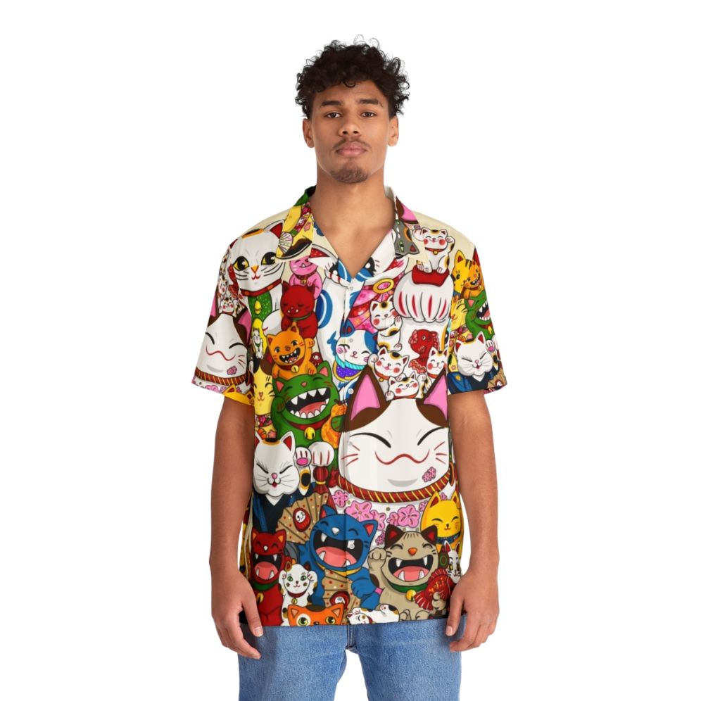 Colorful maneki neko lucky cat Hawaiian-style shirt - People Front