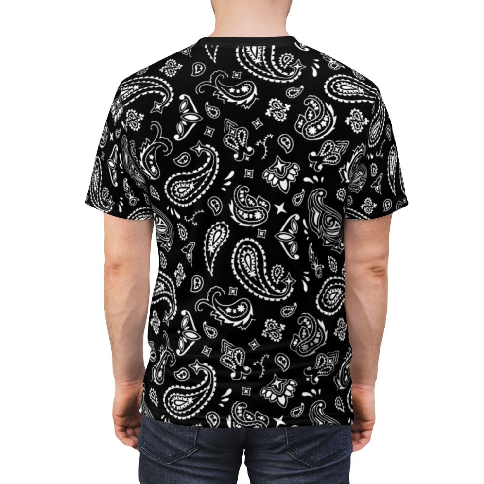 Bandana print t-shirt with a trendy, urban-inspired design - men back