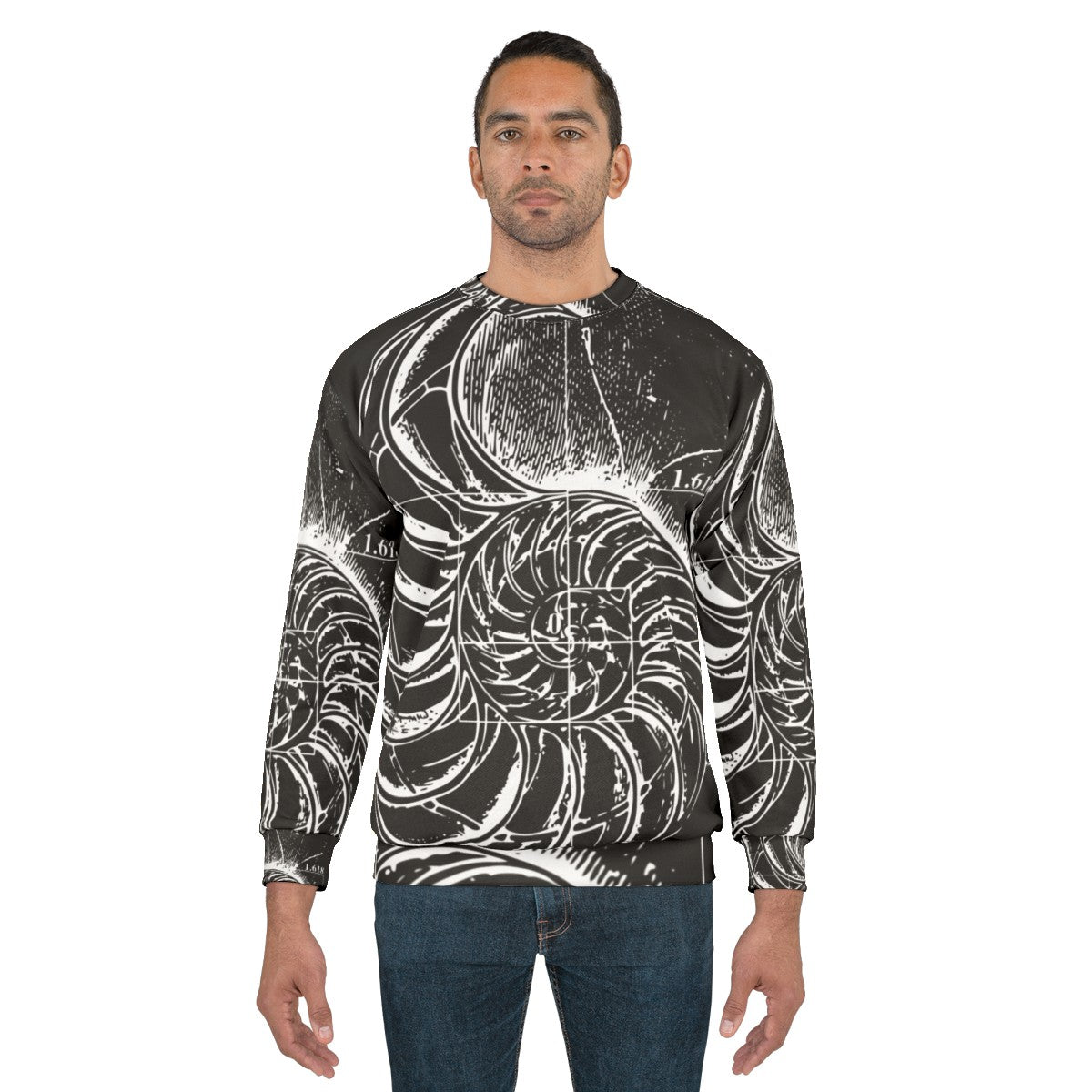 Sweatshirt featuring a nautilus shell with the Fibonacci sequence - men