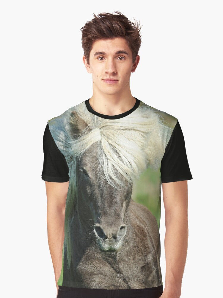 Graphic t-shirt featuring an illustration of an icelandic horse, a popular breed of pony known for its distinctive windfarben coloring. - Men