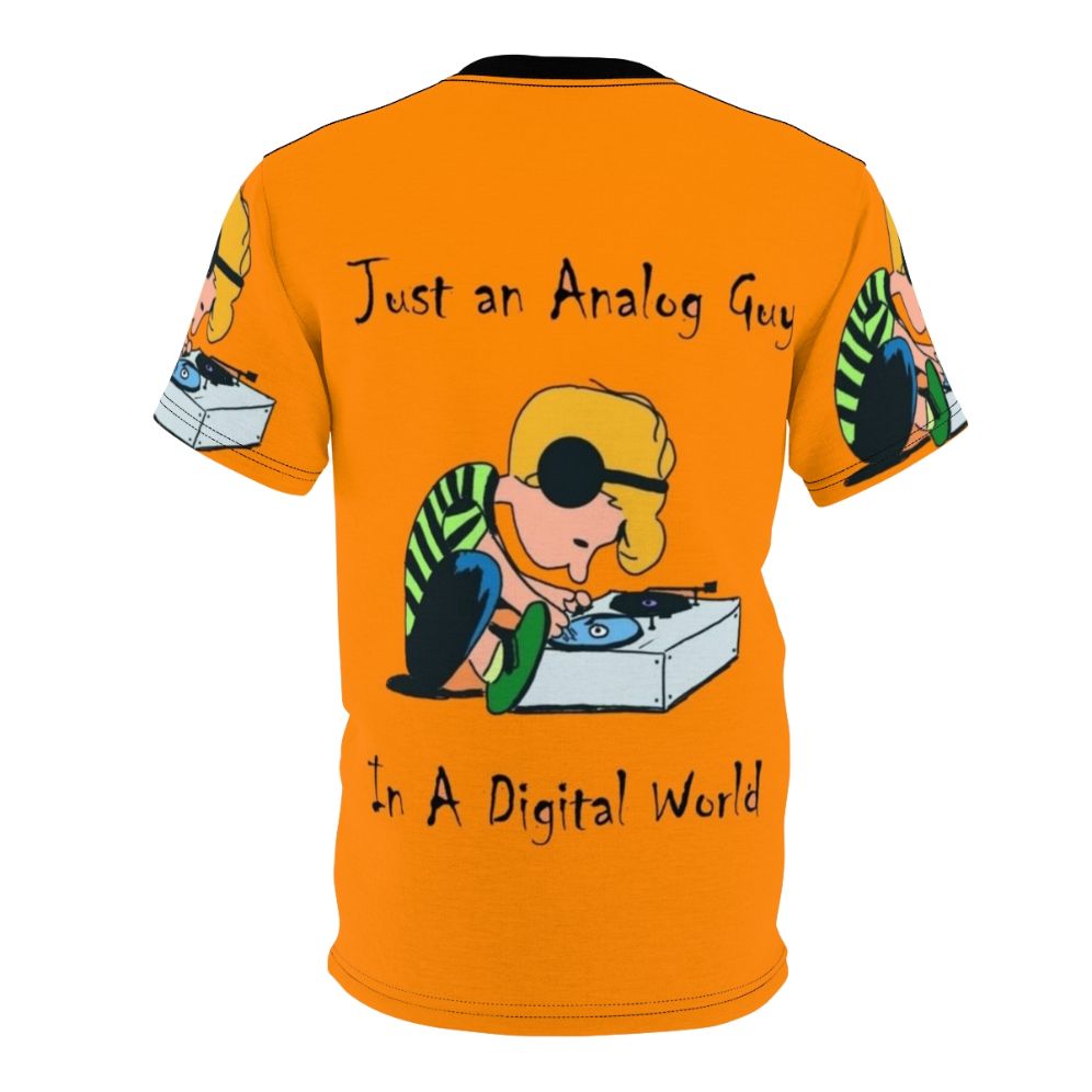 T-shirt with the text "An Analog Guy In A Digital World" for electronic music fans - Back