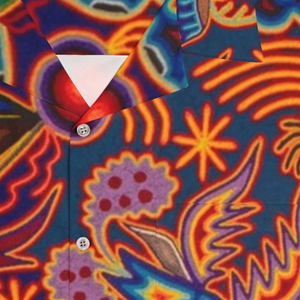 Huichol Hawaiian shirt with colorful abstract design - Detail