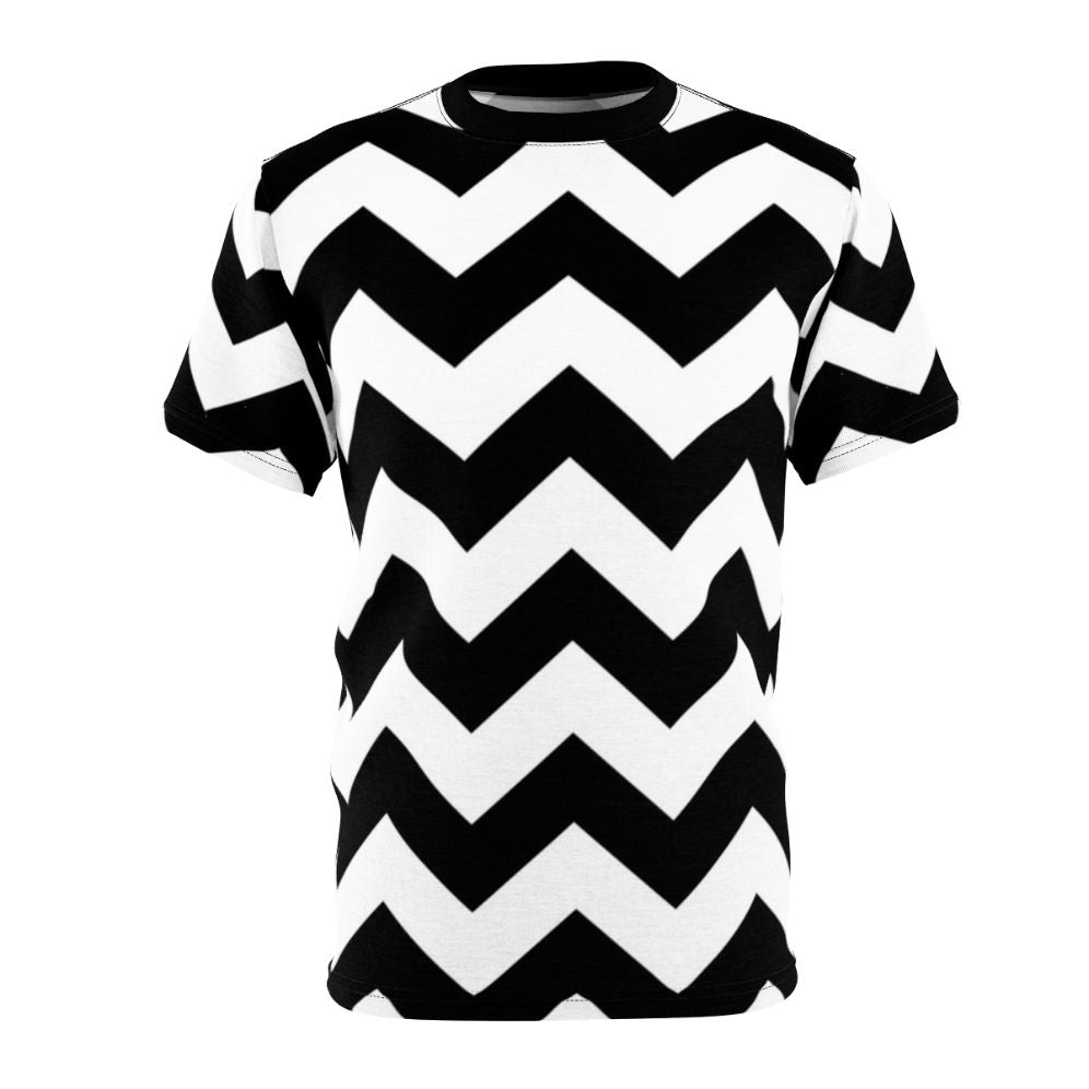 Zig zag geometric pattern black and white t-shirt