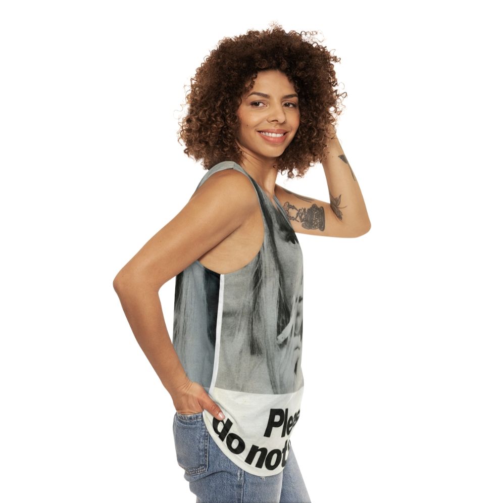 Vintage-style no smoking tank top - women side