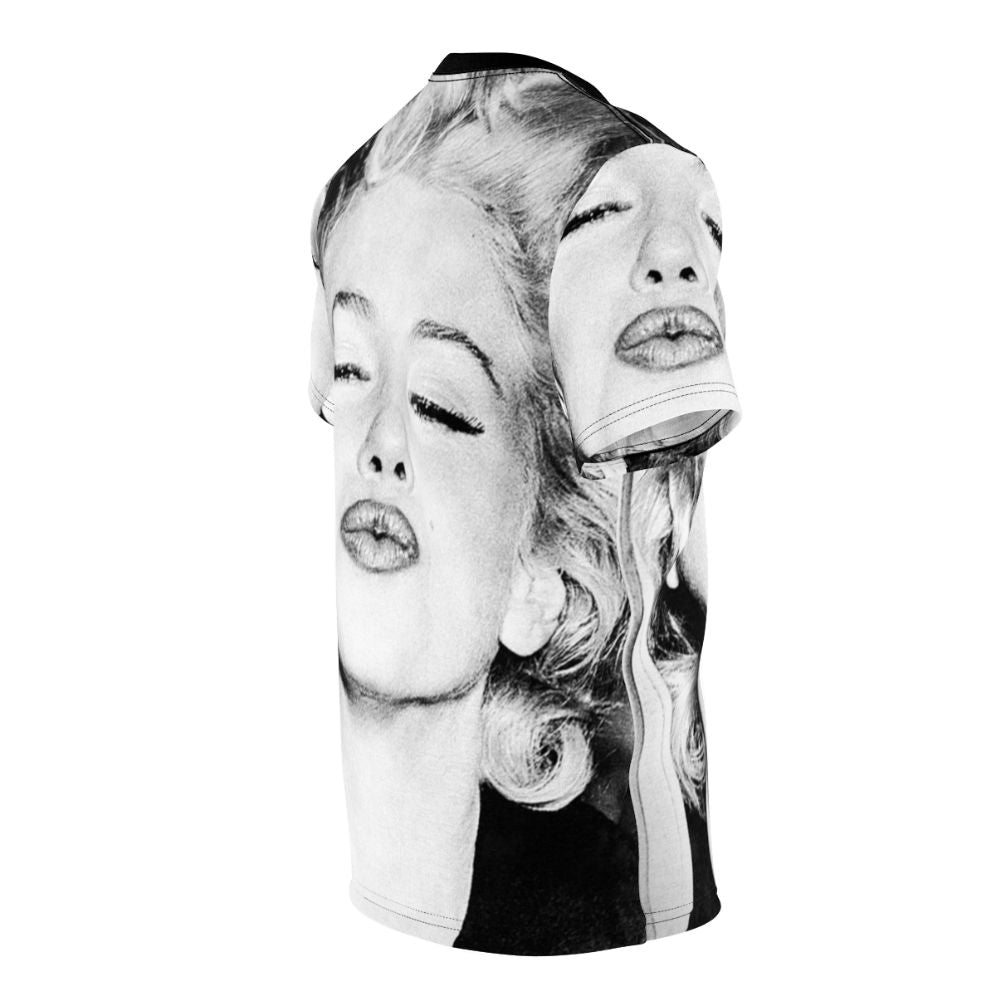 Vintage black and white portrait of Marilyn Monroe on a t-shirt - men right