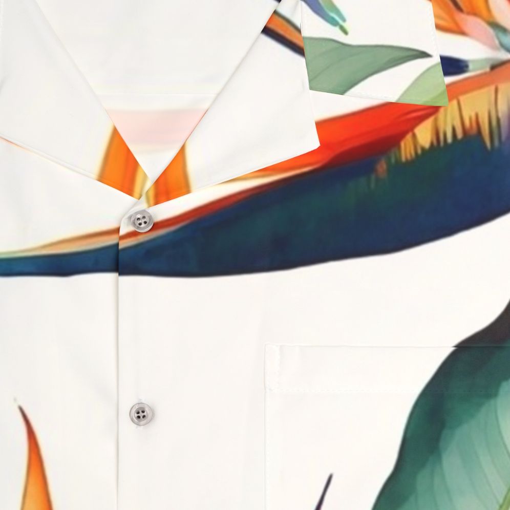 Colorful birds of paradise print on a hawaiian style shirt - Detail