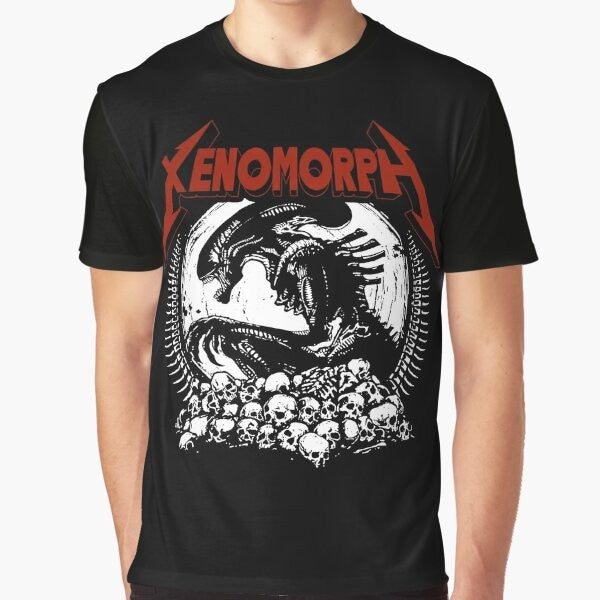 Graphic t-shirt featuring a metallic xenomorph alien from the sci-fi horror movie franchise.