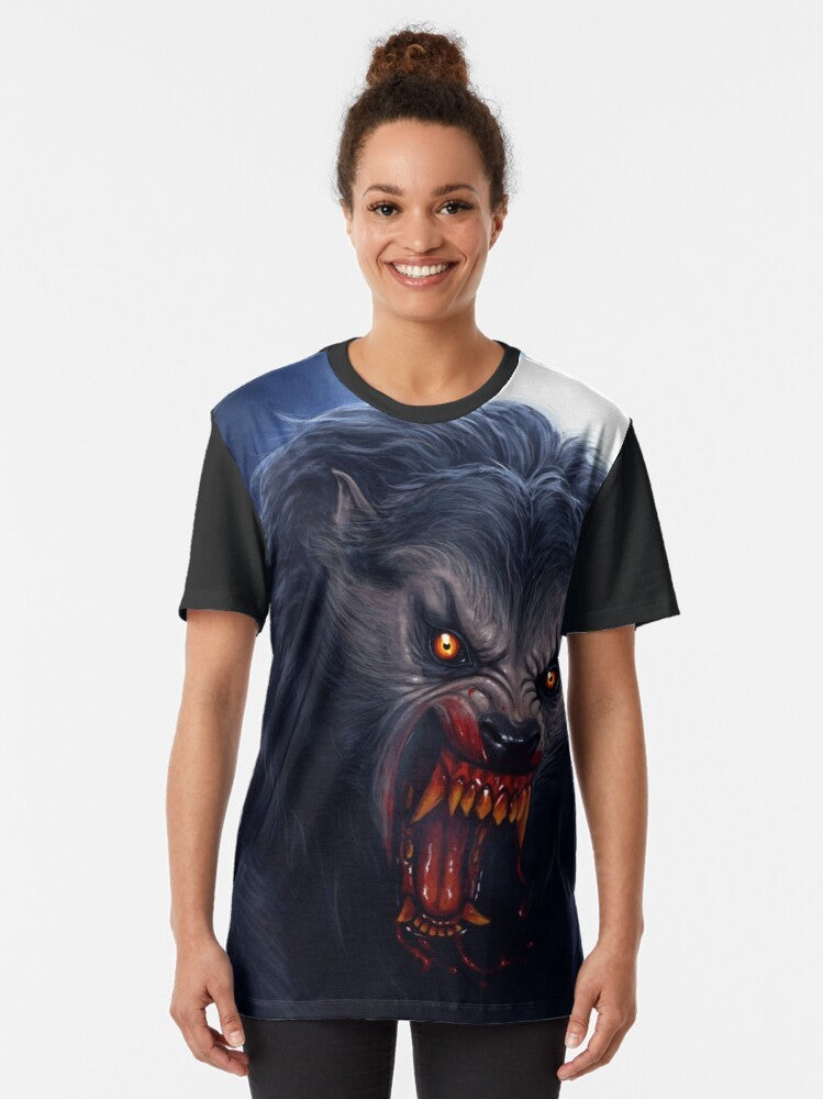 Beware the moon! Graphic t-shirt featuring a classic werewolf design inspired by the film "An American Werewolf in London". - Women