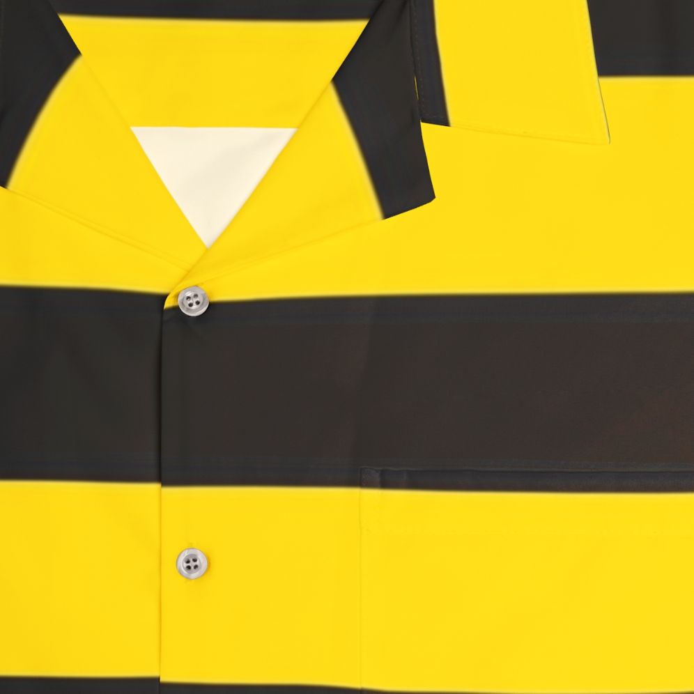 Wide horizontal striped yellow and black Hawaiian shirt - Detail