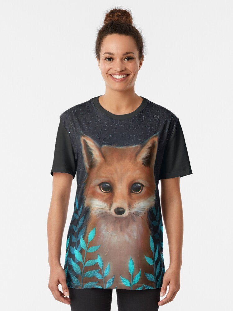 A cozy and stylish graphic t-shirt featuring a cute fox design, perfect for the autumn and winter seasons. - Women