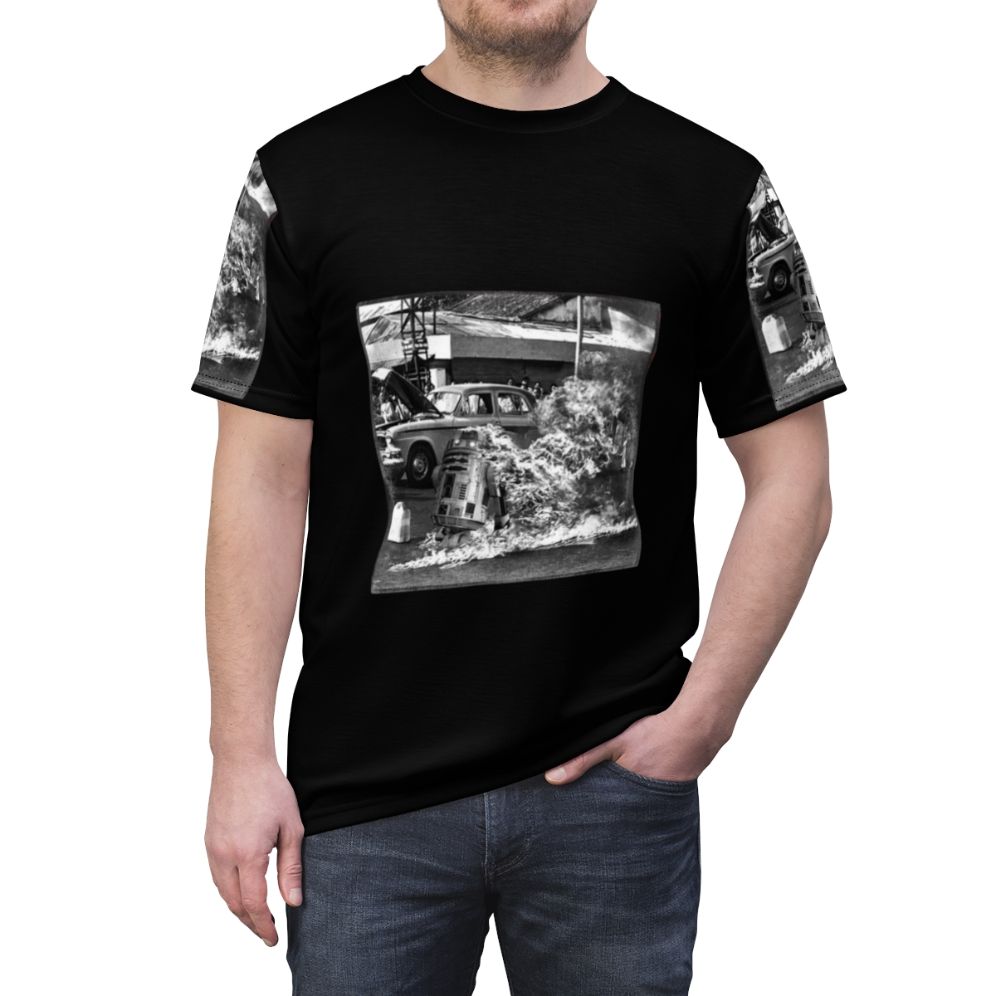 Stylish pop art inspired graphic t-shirt featuring a retro vinyl record design - men front