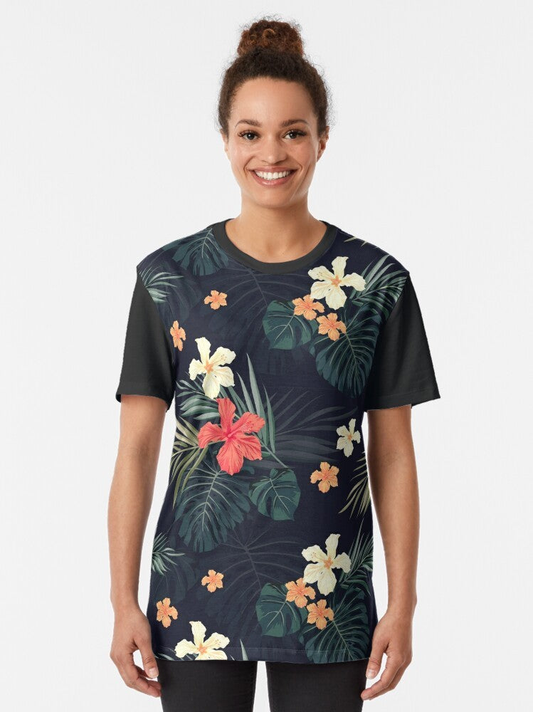 Tropical flowers graphic t-shirt with botanical floral pattern - Women