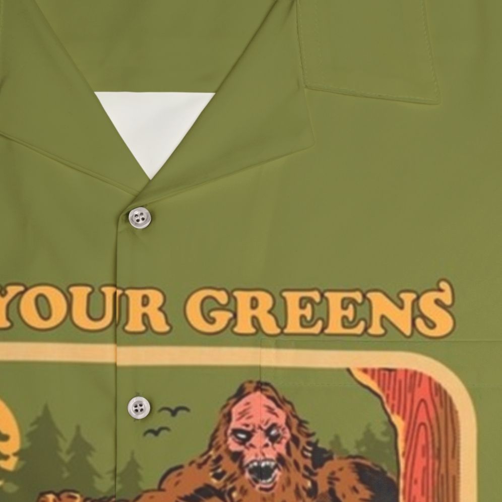 Vintage style Hawaiian shirt with nature print and humorous "Eat Your Greens" design - Detail