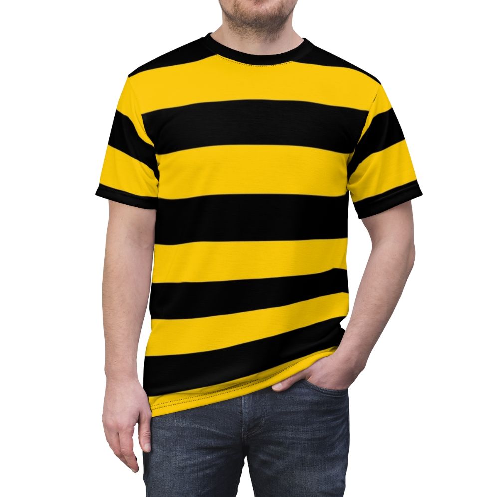 Closeup of a yellow and black striped bee on a t-shirt - men front