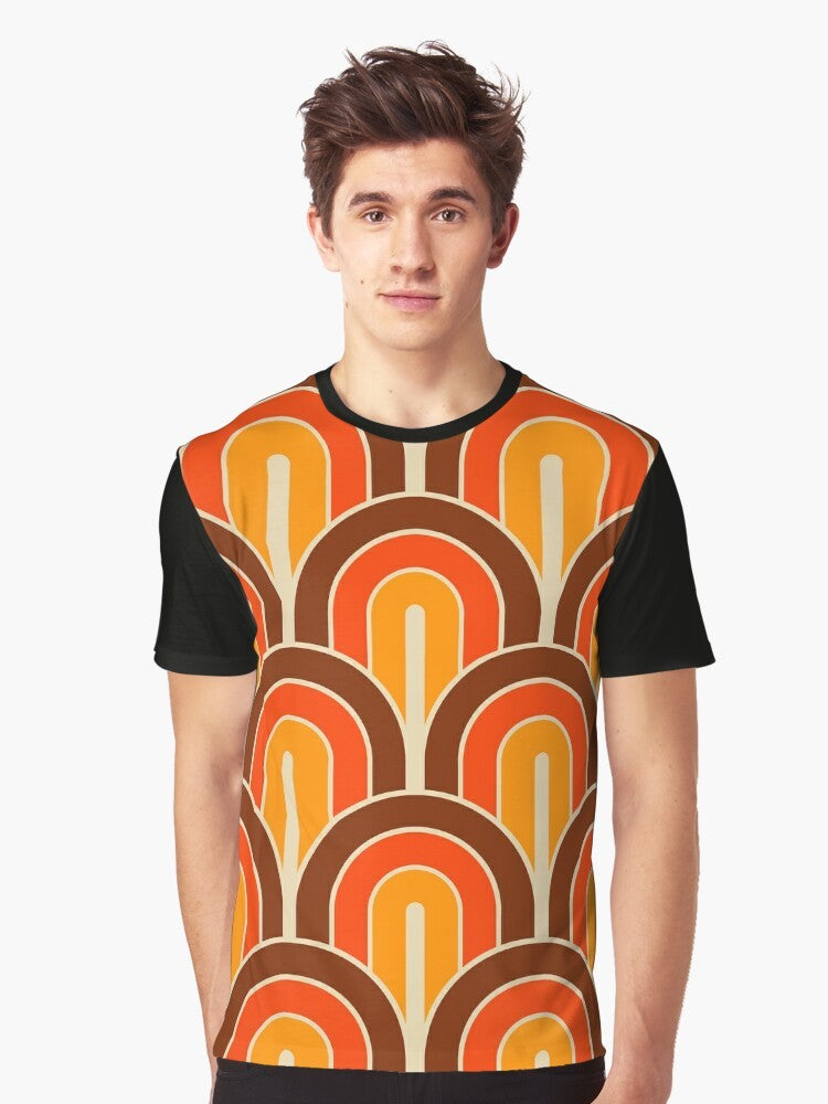 Retro geometric gradient pattern graphic t-shirt - Men