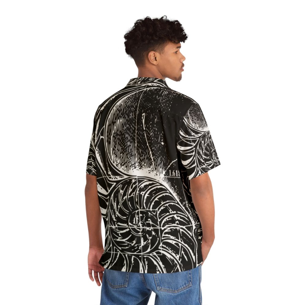 Fibonacci nautilus shell pattern on a black and white Hawaiian shirt - People Back