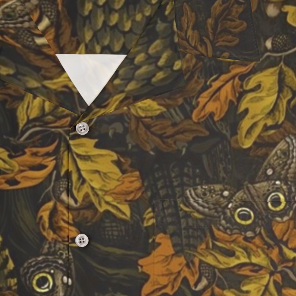 Autumn leaves Hawaiian shirt with owls and camouflage pattern - Detail