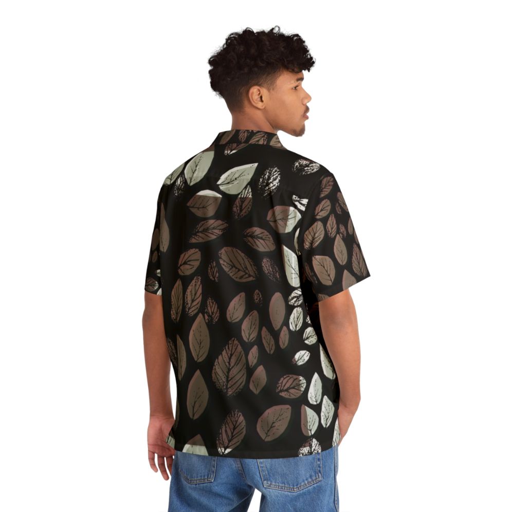 Botanical leaves pattern on a desaturated Hawaiian shirt - People Back