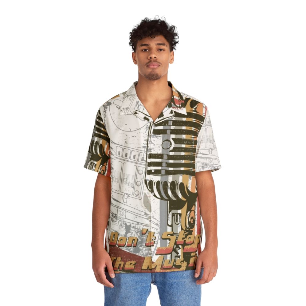 Vintage style Hawaiian shirt with retro microphone graphic - People Front