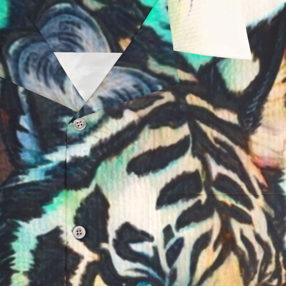 White tiger on a tropical Hawaiian shirt - Detail