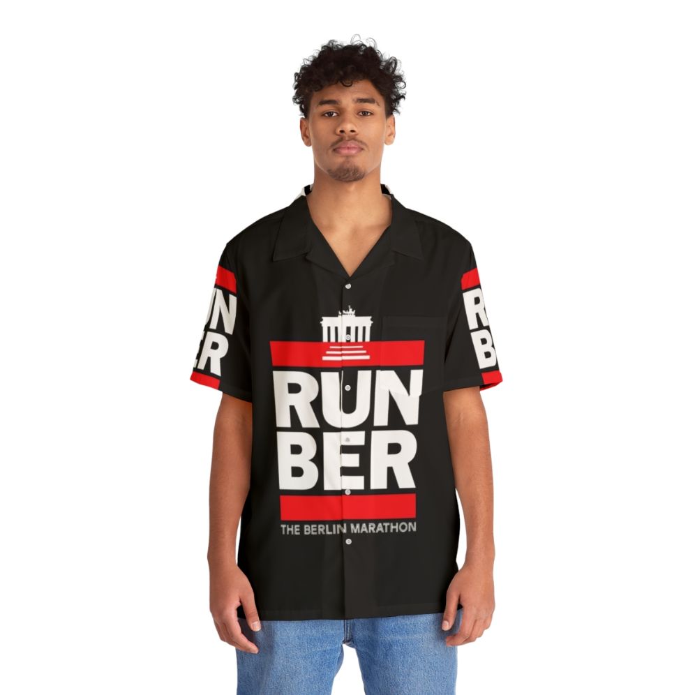 Person wearing a Berlin Marathon Hawaiian shirt while running - People Front