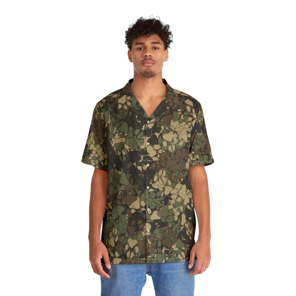 Wolf paw print camouflage Hawaiian shirt - People Front