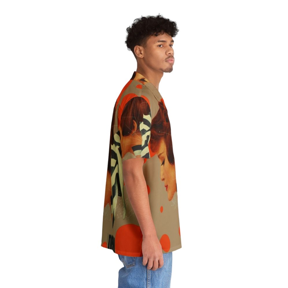 Retro Hawaiian shirt with geometric pattern and ginger hair model - People Pight