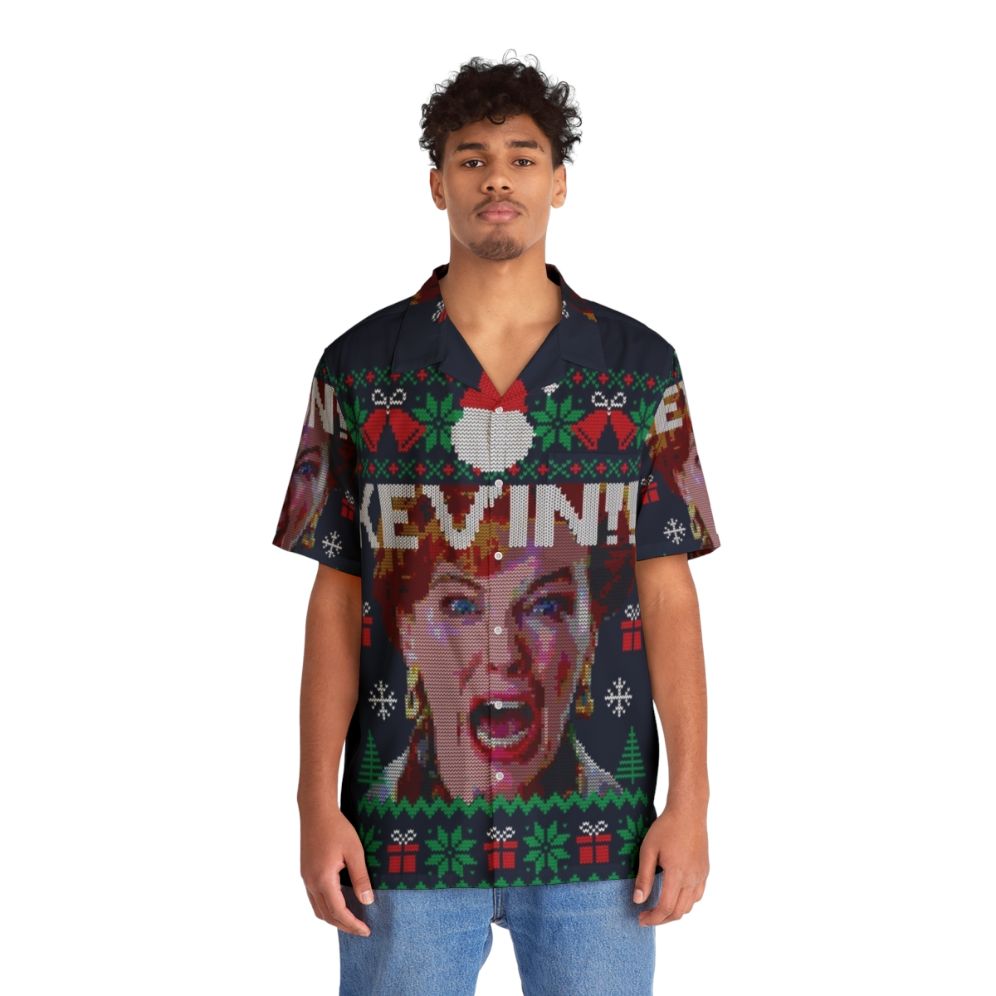 Kevin's classic retro Hawaiian shirt from the 90s comedy film "Home Alone" - People Front