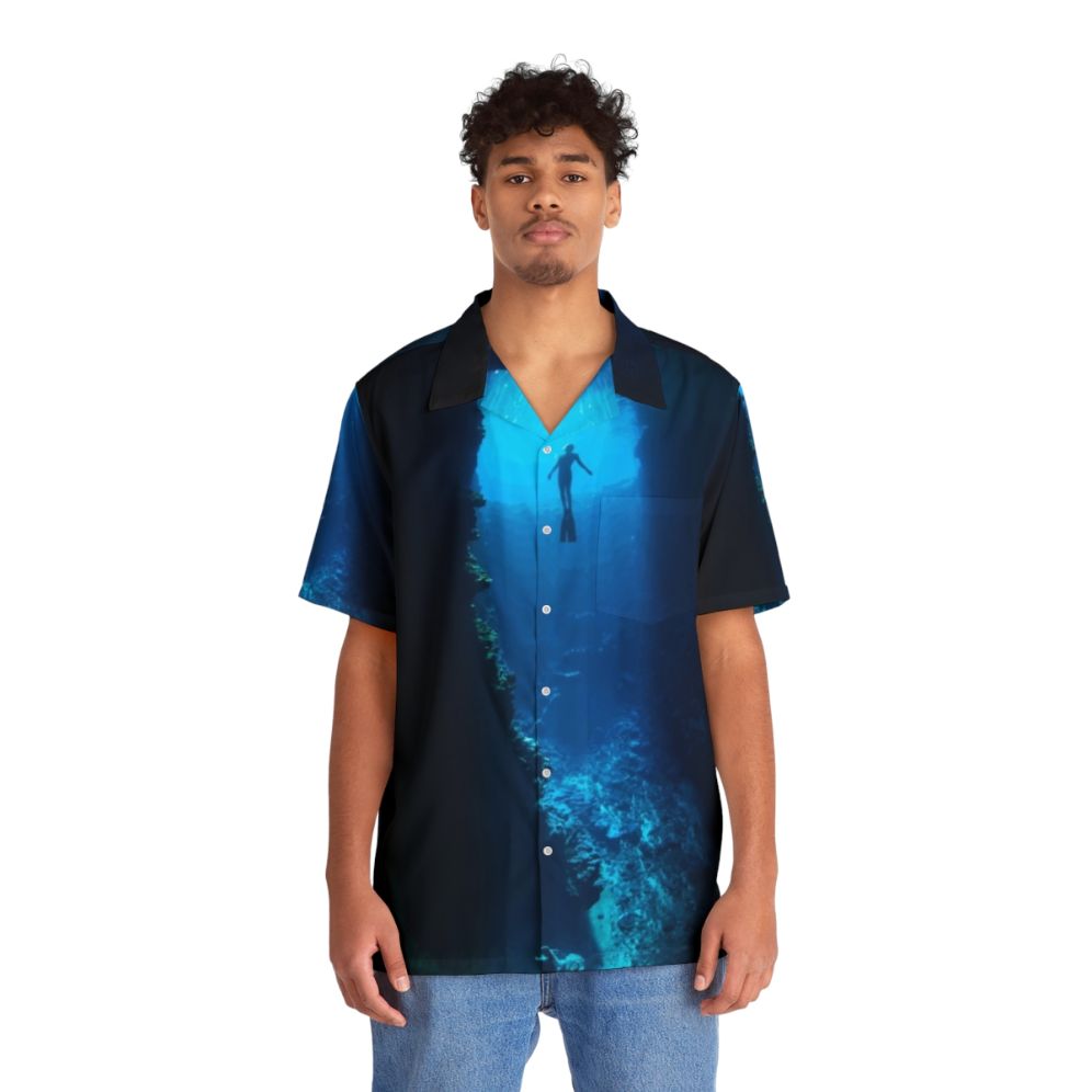 hawaiian-shirt-for-free-divers-spearfishing-enthusiasts - People Front