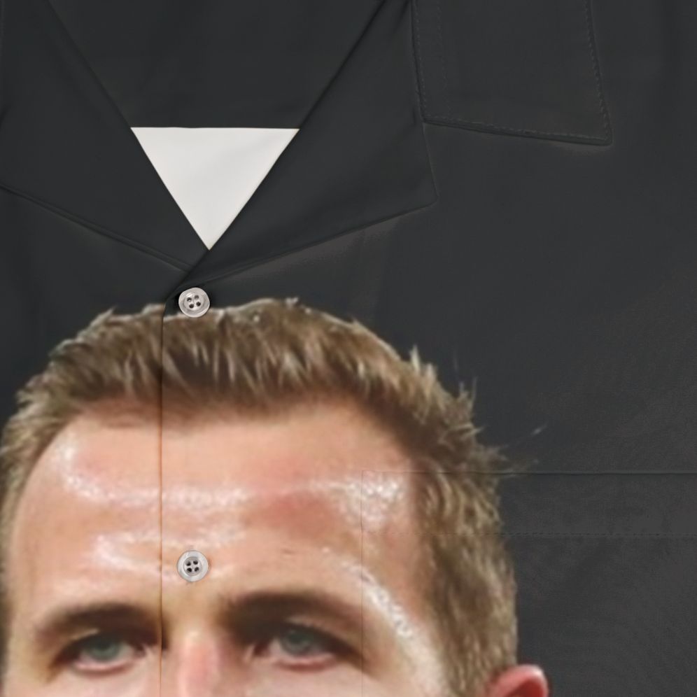 Harry Kane wearing a tropical Hawaiian shirt - Detail