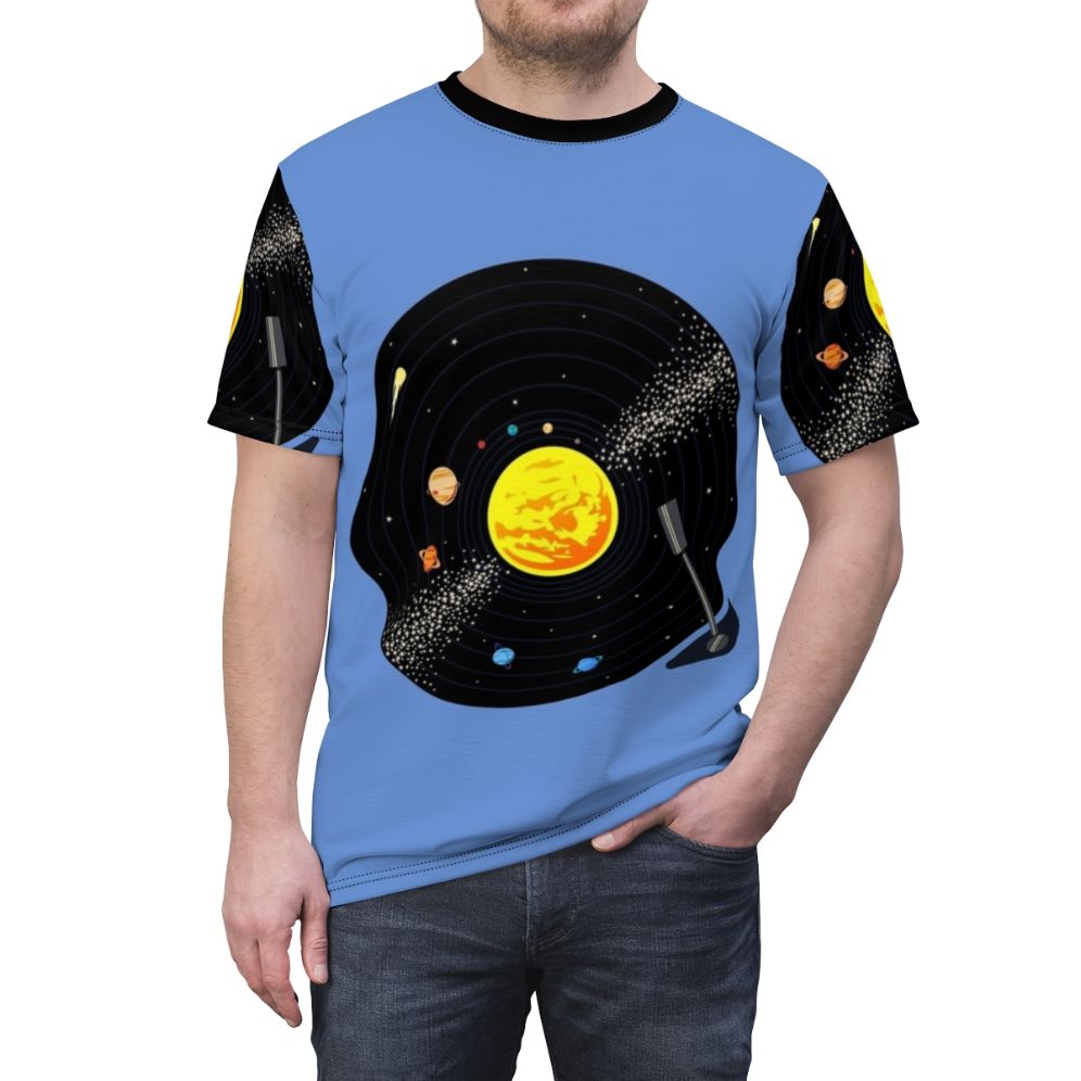 Retro solar system vinyl record design t-shirt - men front