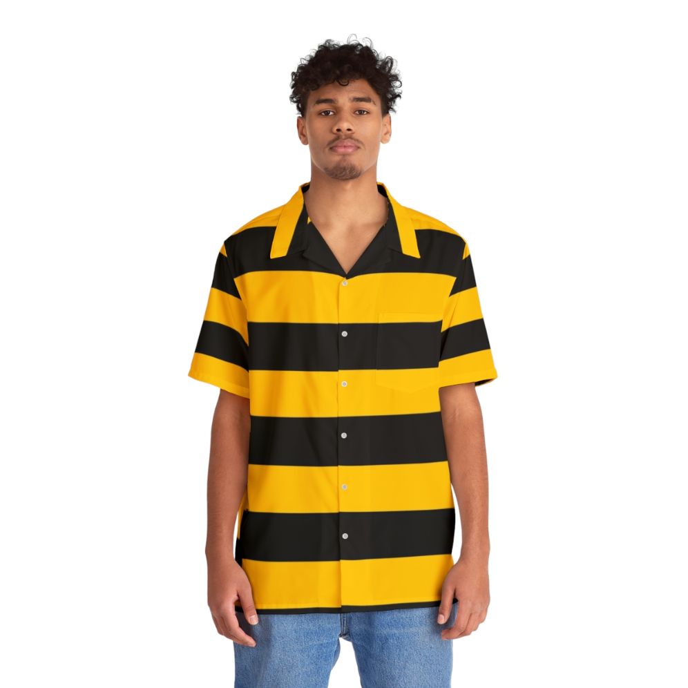 Black and yellow bee pattern hawaiian shirt - People Front