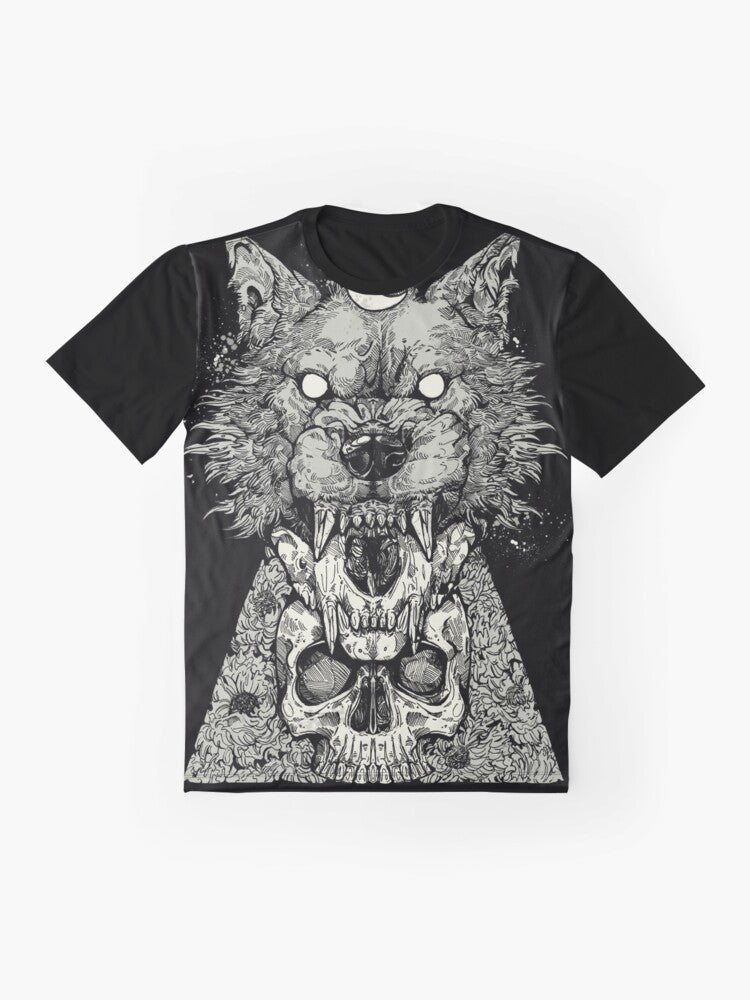 Howling wolf graphic design on a black t-shirt - Flat lay