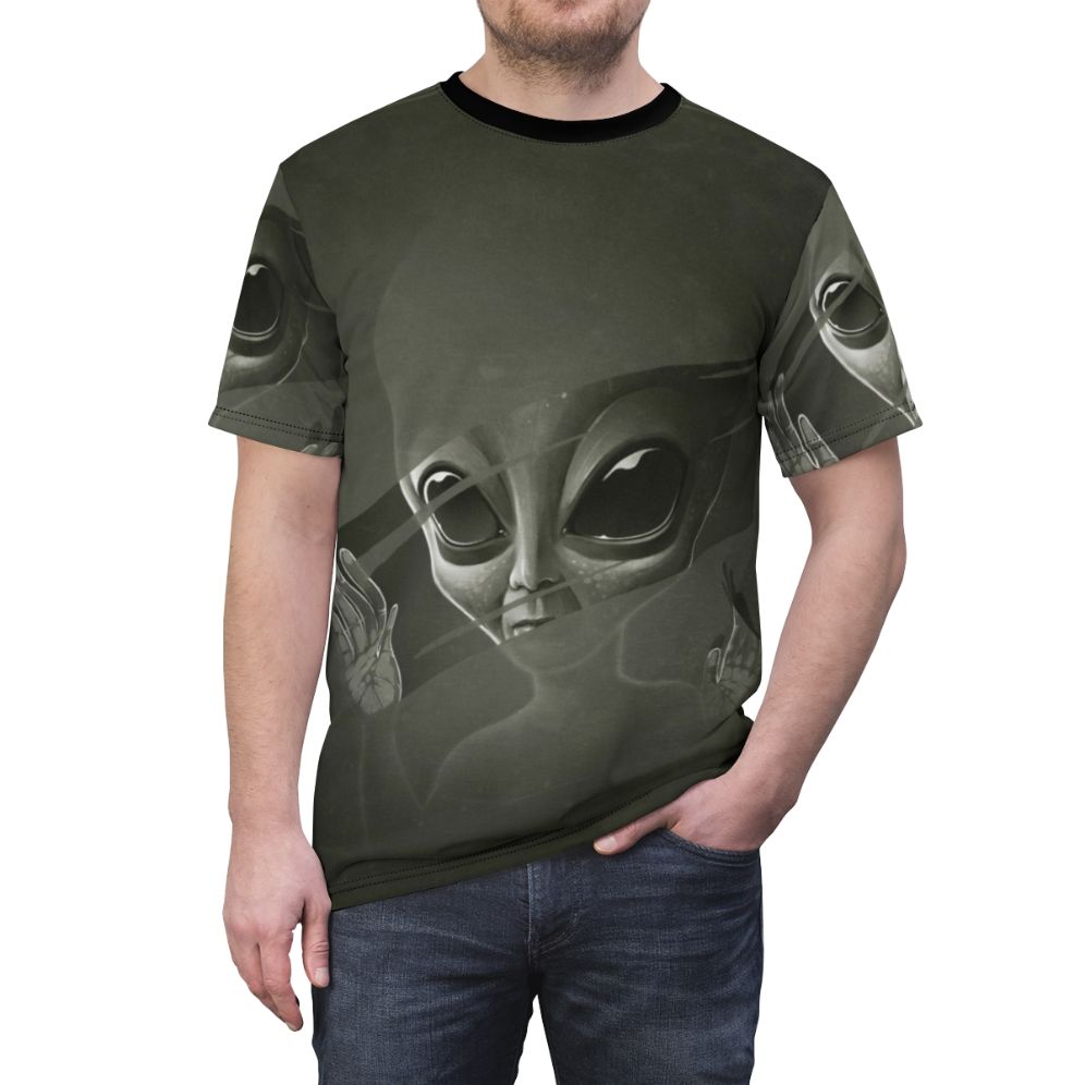 Alien-inspired t-shirt with a cosmic universe and extraterrestrial design - men front