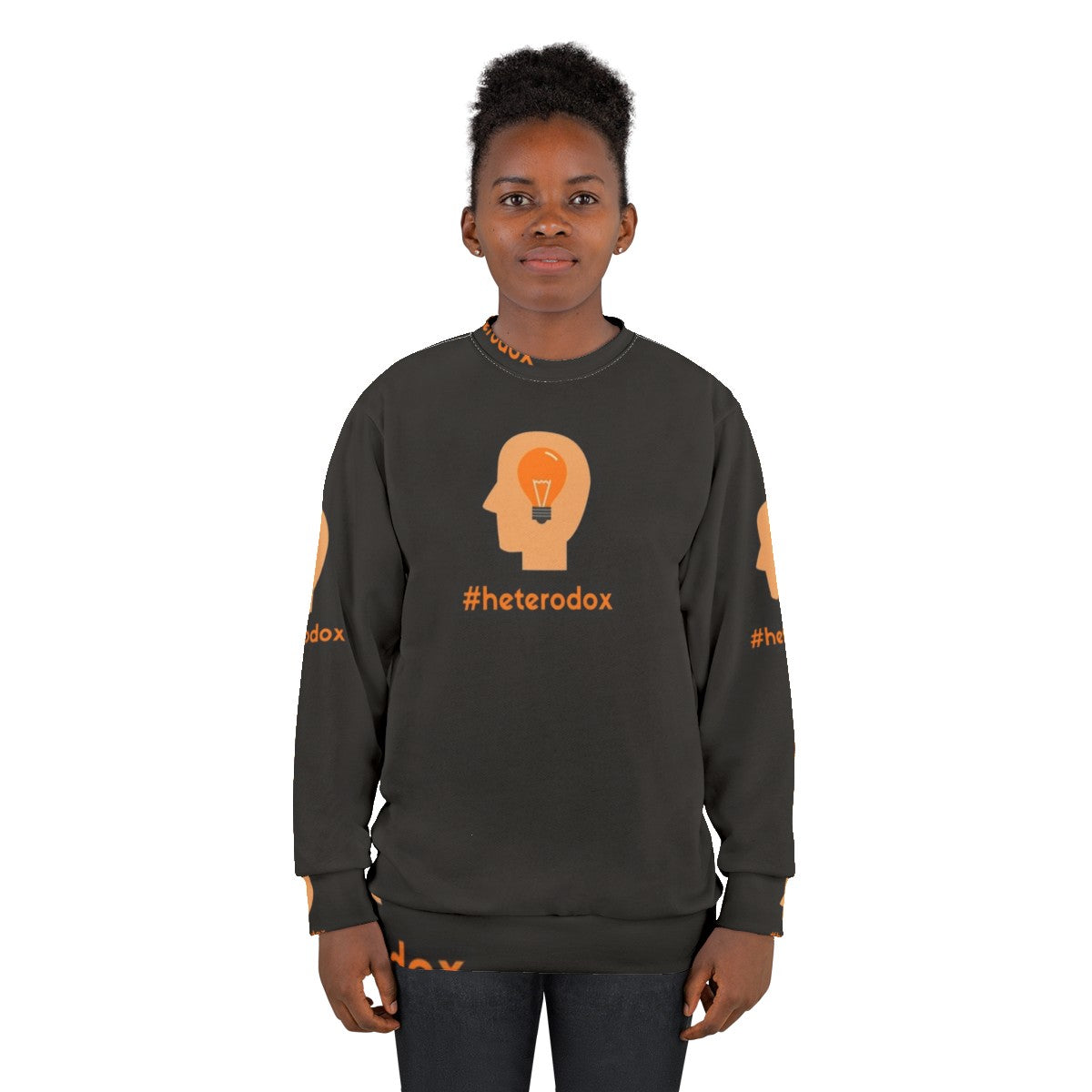 Heterodox sweatshirt with text encouraging independent thinking - women