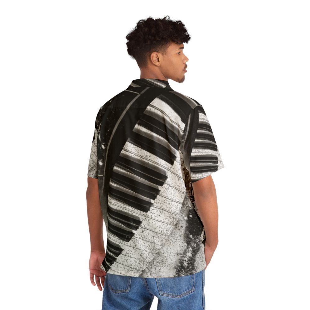 Synth-inspired Hawaiian shirt with abstract black and white design - People Back