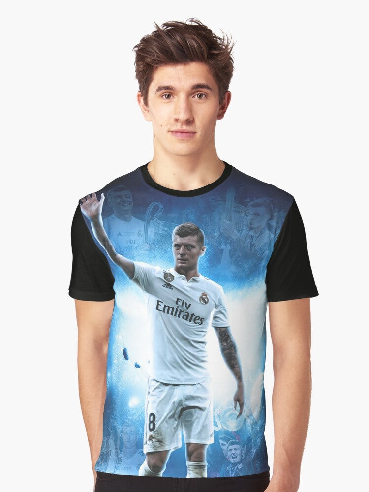 Toni Kroos illustration graphic t-shirt featuring a wallpaper design - Men