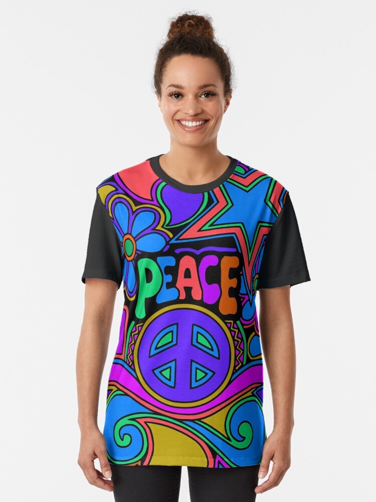 Retro hippie-inspired t-shirt with colorful flower and peace design - Women