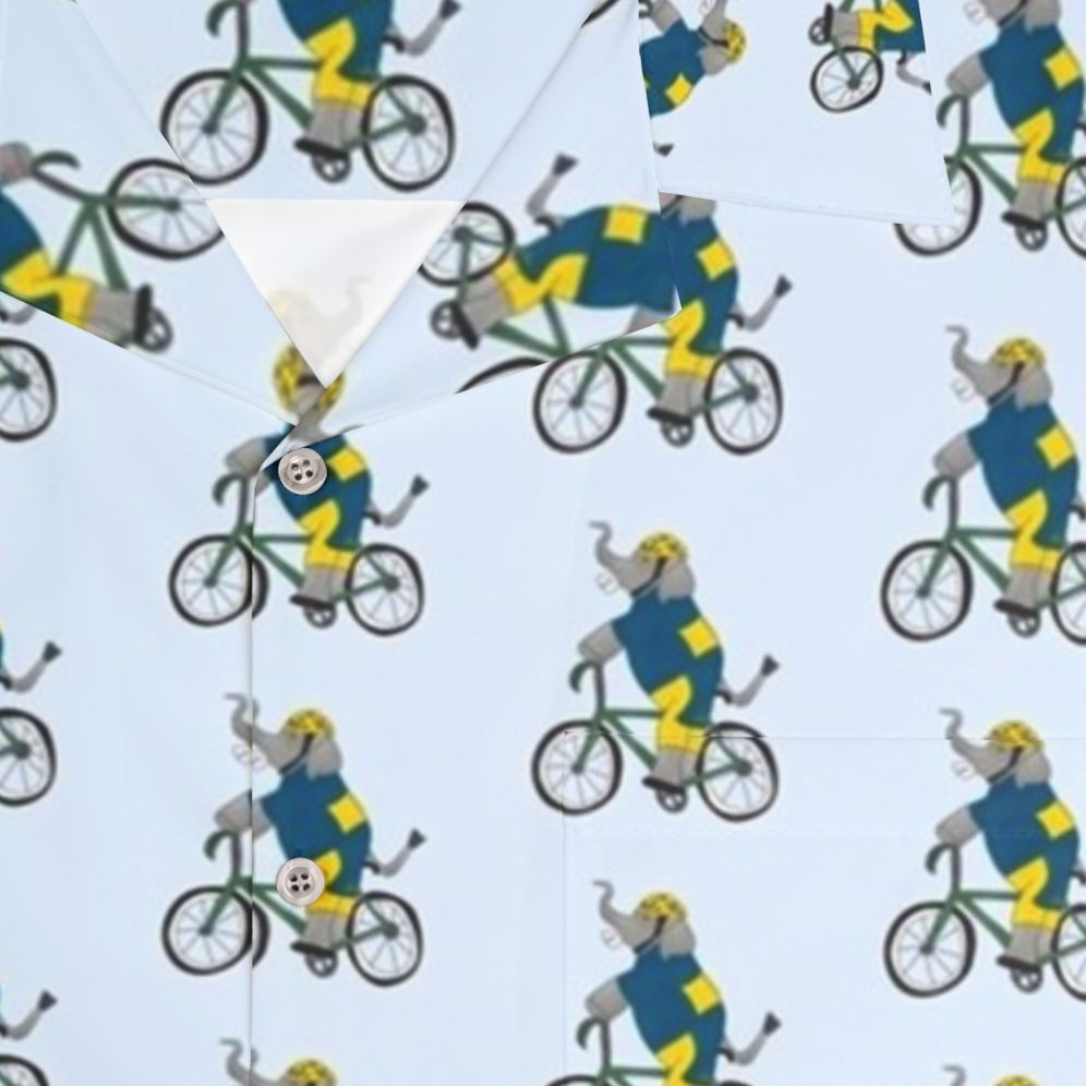 Elephant cycling Hawaiian shirt with bicycle and tropical design - Detail